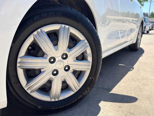 Clear White 2023 Kia Rio LX