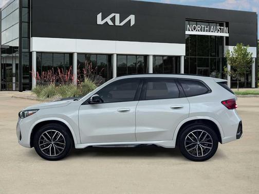 Mineral White Metallic 2023 BMW X1 xDrive28i