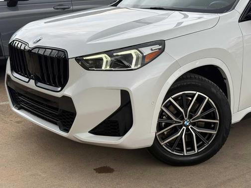 Mineral White Metallic 2023 BMW X1 xDrive28i