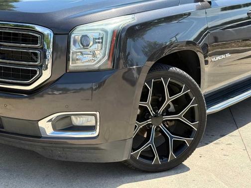 Iridium Metallic 2016 GMC Yukon XL SLT