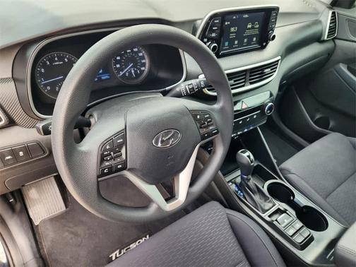 2021 Hyundai TUCSON SE