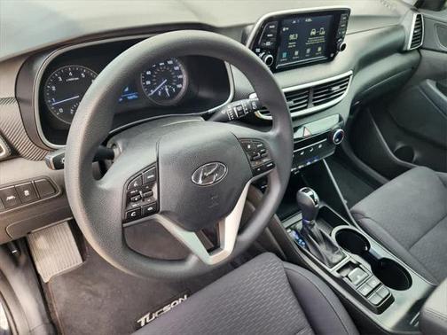 2021 Hyundai TUCSON SE