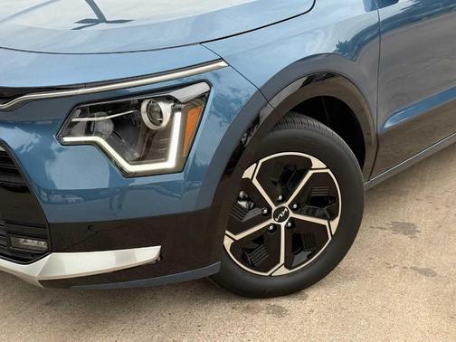 Mineral Blue 2026 Kia Niro SX