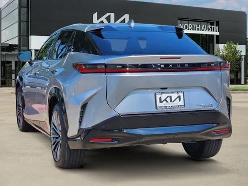 2023 Lexus RZ 450e Luxury