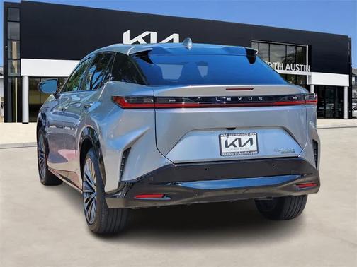 2023 Lexus RZ 450e Luxury