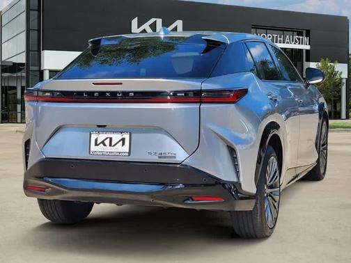 2023 Lexus RZ 450e Luxury