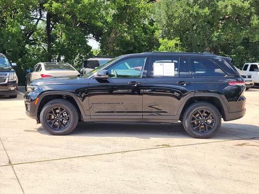 2024 Jeep Grand Cherokee Laredo