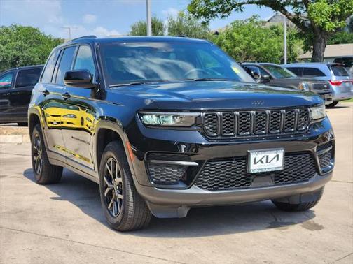 2024 Jeep Grand Cherokee Laredo