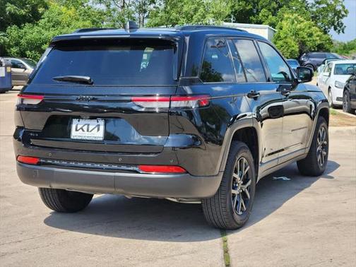 2024 Jeep Grand Cherokee Laredo