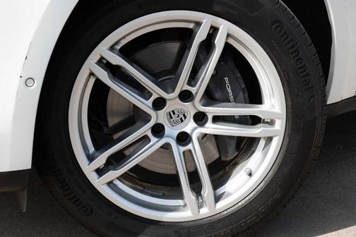 2024 Porsche Macan T