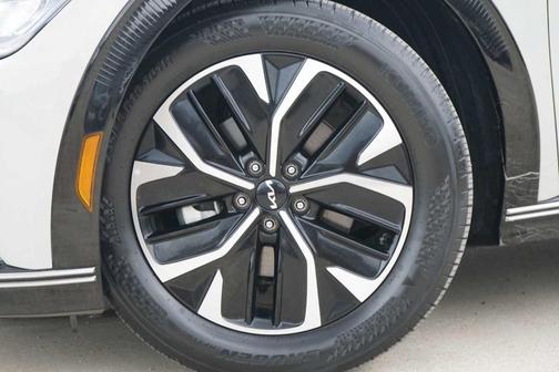 Glacier 2023 Kia EV6 Wind