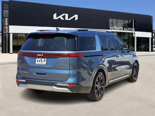 2022 Kia Carnival SX