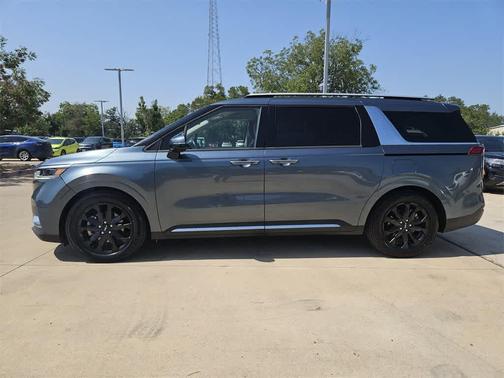 2022 Kia Carnival SX