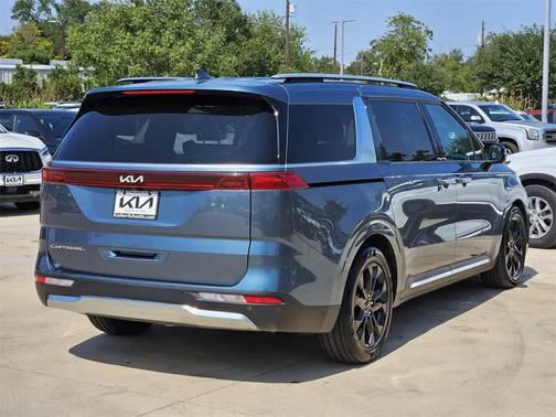 2022 Kia Carnival SX