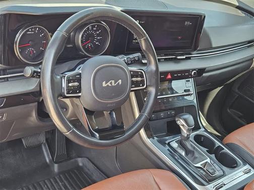 2022 Kia Carnival SX
