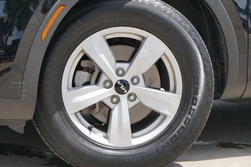 Ebony Black 2024 Kia Sorento LX