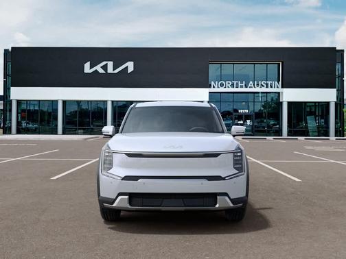 Glacial White Pearl 2026 Kia EV9 Light Short Range