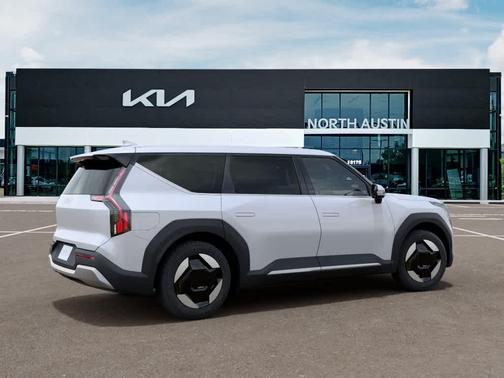 Glacial White Pearl 2026 Kia EV9 Light Short Range