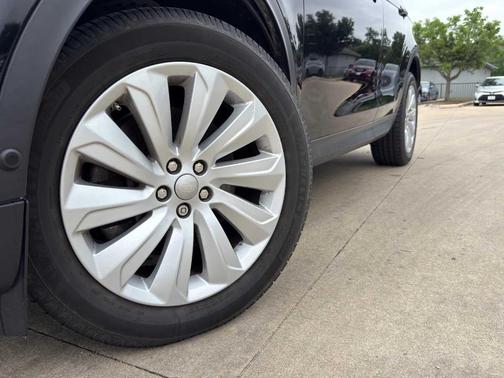Narvik Black 2020 Land Rover Discovery Sport SE