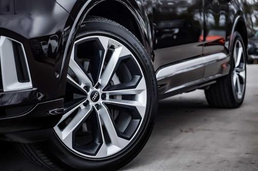 2021 Audi Q7 55 Premium Plus