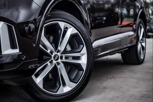 2021 Audi Q7 55 Premium Plus