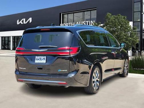 2023 Chrysler Pacifica Hybrid Pinnacle