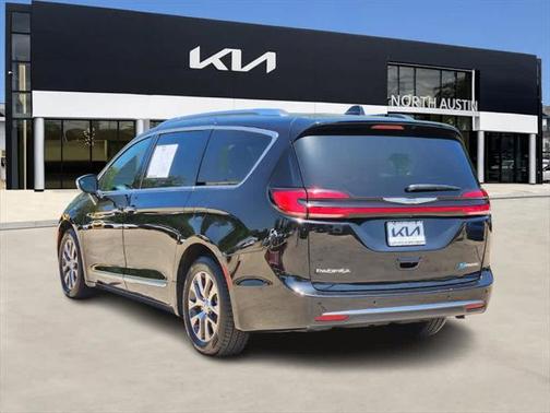 2023 Chrysler Pacifica Hybrid Pinnacle