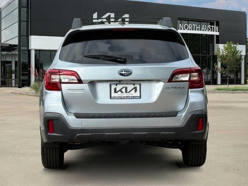 Ice Silver Metallic 2019 Subaru Outback 2.5i Limited