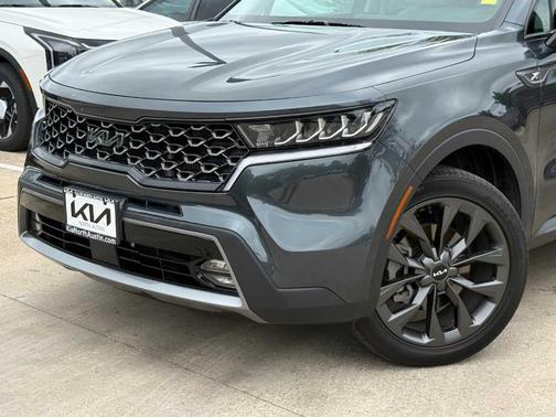 Gray 2022 Kia Sorento X-Line EX