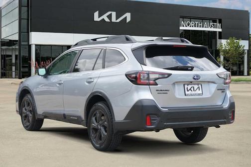 Ice Silver Metallic 2020 Subaru Outback Onyx Edition XT