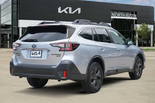Ice Silver Metallic 2020 Subaru Outback Onyx Edition XT