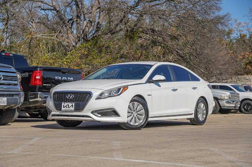 2017 Hyundai SONATA Hybrid SE
