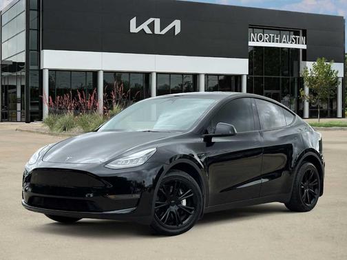 Black 2023 Tesla Model Y Long Range