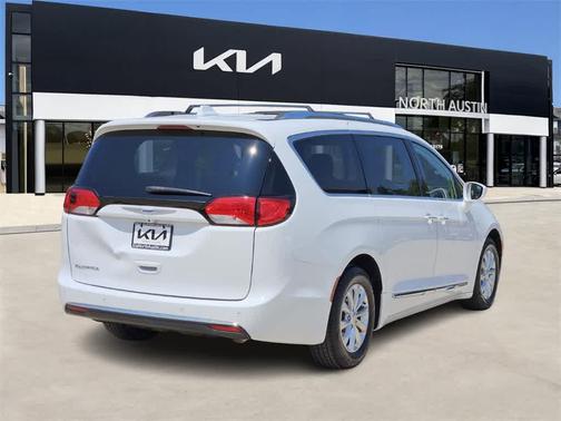 2018 Chrysler Pacifica Touring-L