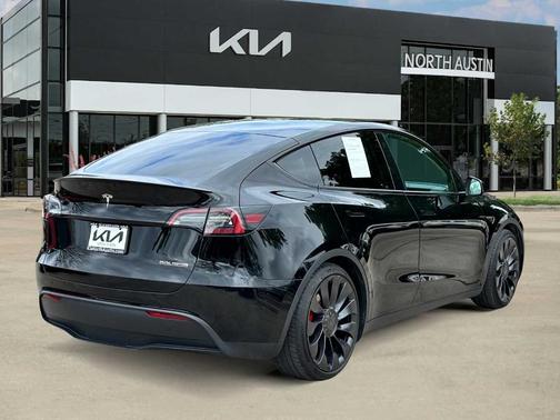 Black 2023 Tesla Model Y Performance