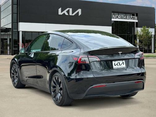 Black 2023 Tesla Model Y Performance