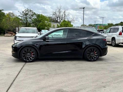 Black 2023 Tesla Model Y Performance