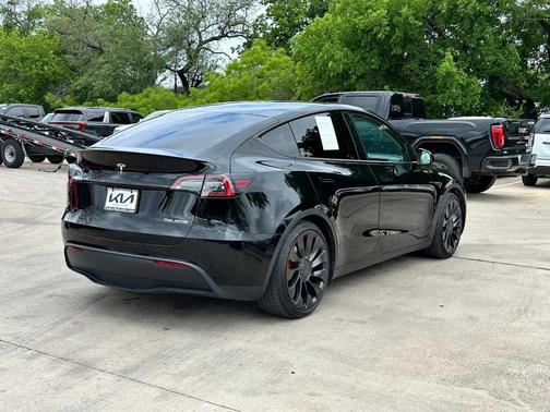 Black 2023 Tesla Model Y Performance