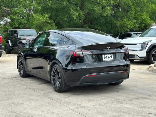 Black 2023 Tesla Model Y Performance