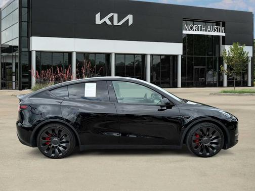Black 2023 Tesla Model Y Performance