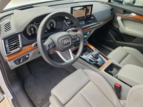2021 Audi Q5 45 Prestige
