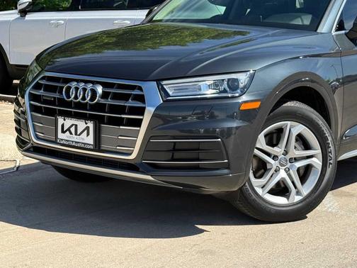 Manhattan Gray Metallic 2019 Audi Q5 2.0T Premium