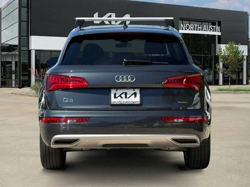 Manhattan Gray Metallic 2019 Audi Q5 2.0T Premium