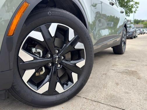 Jungle Green 2024 Kia Sportage Plug-In Hybrid X-Line