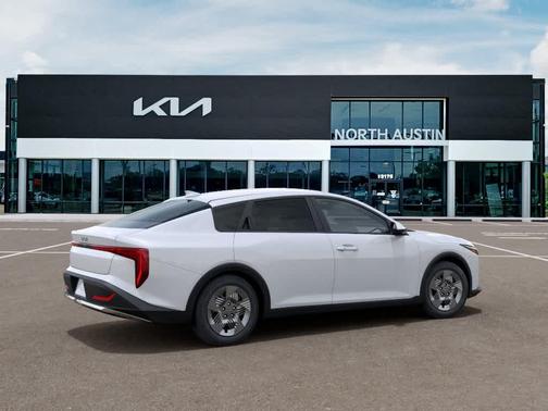 White 2026 Kia K4 LX