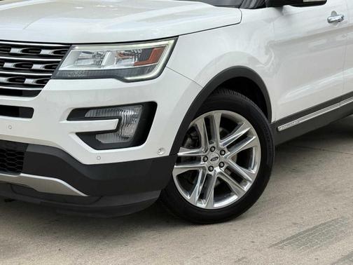 White Platinum Tri-Coat Metallic 2016 Ford Explorer Limited