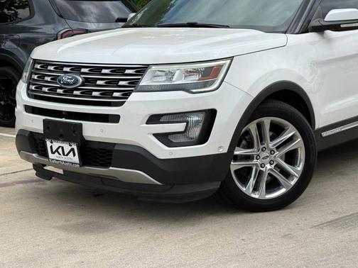 White Platinum Tri-Coat Metallic 2016 Ford Explorer Limited