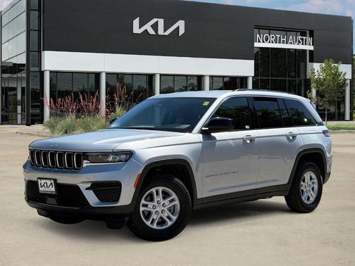 Silver Zynith 2023 Jeep Grand Cherokee Laredo