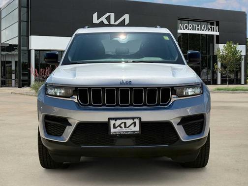 Silver Zynith 2023 Jeep Grand Cherokee Laredo