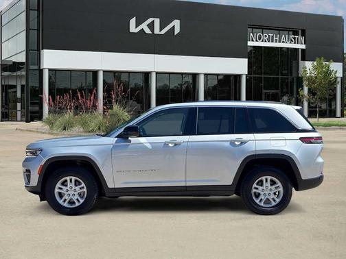 Silver Zynith 2023 Jeep Grand Cherokee Laredo